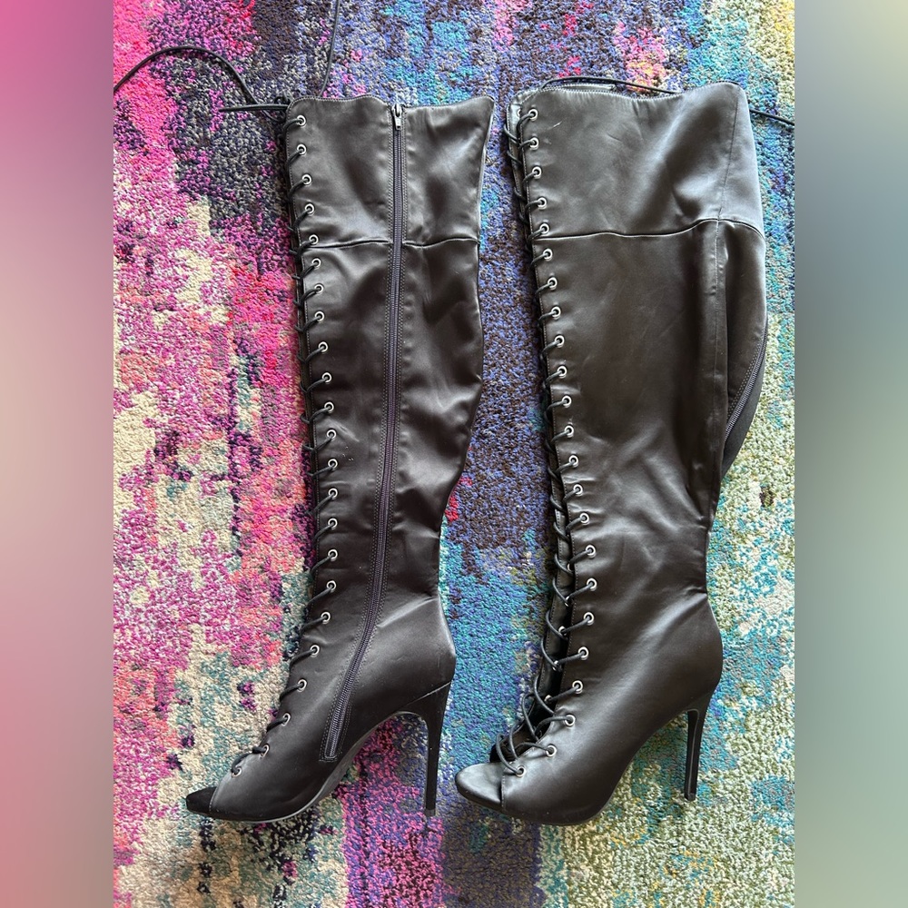 Steve Madden black “sizzling satin” lace up knee high boots!